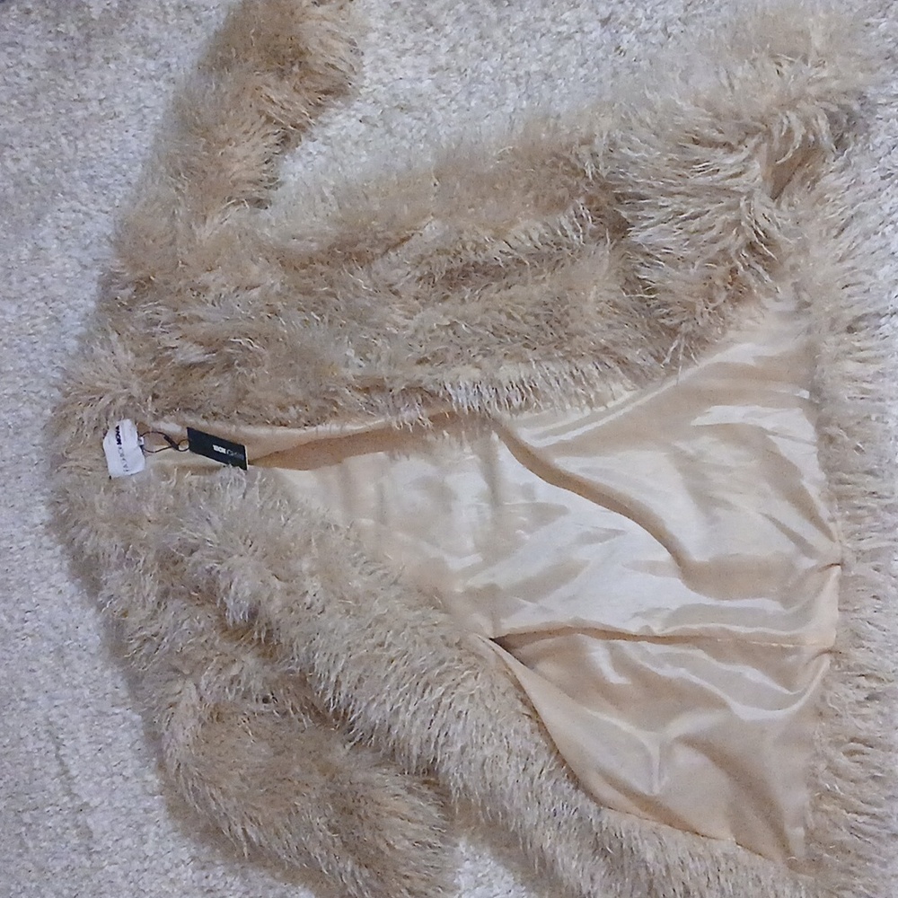 NWT FAUR FUR COAT - Picture 3 of 6